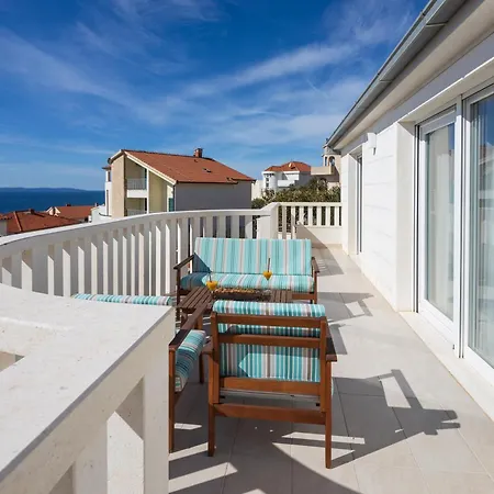 Nono Penthouse * Podstrana